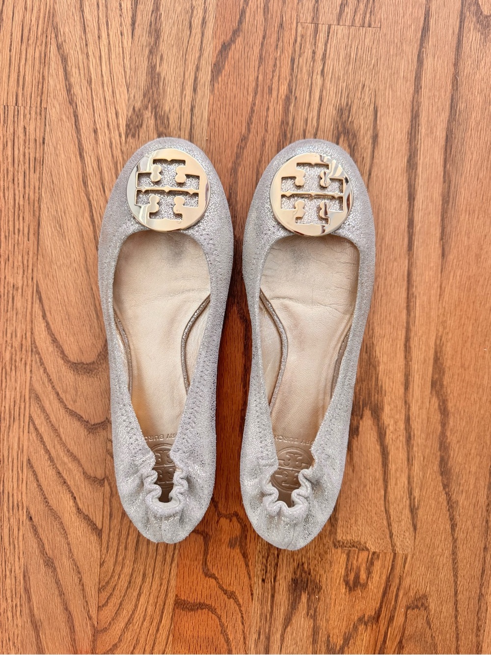 Tory Burch Metallic Silver Logo Round-Toe Ballet Flats